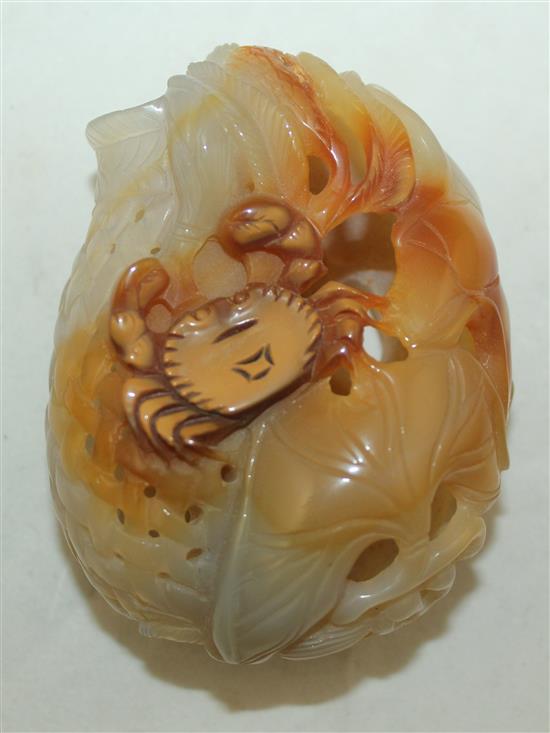 A Chinese agate carving, 7.5cm